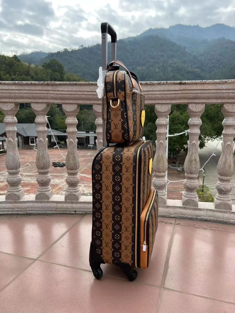 Chic Louis Vuitton Suitcase 65613