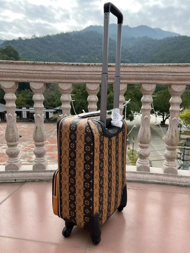 Chic Louis Vuitton Suitcase 65613