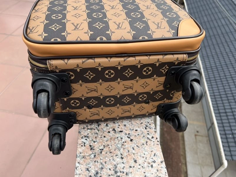 Chic Louis Vuitton Suitcase 65613