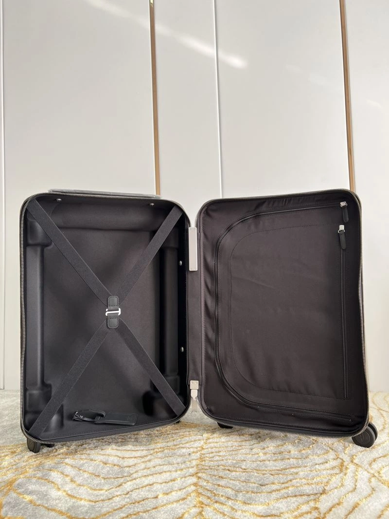 Louis Vuitton Suitcase WellDesigned 65658