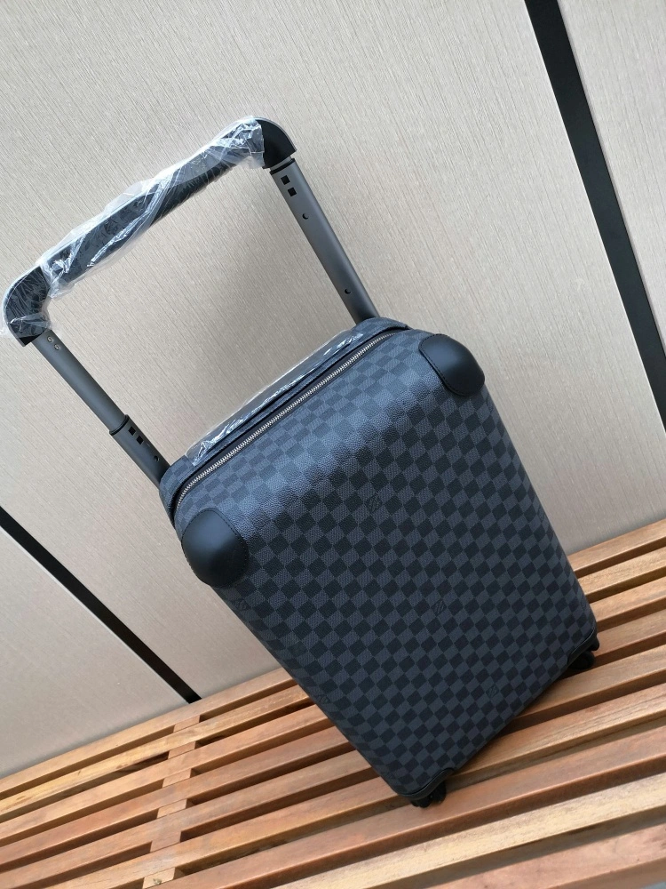 AllSeason Louis Vuitton Suitcase 65606