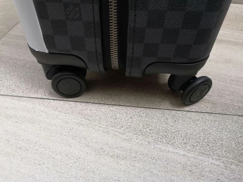AllSeason Louis Vuitton Suitcase 65606