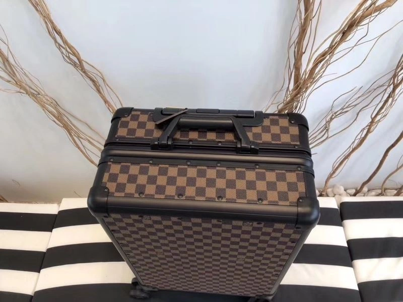 Louis Vuitton Suitcase EyeCatching 65562