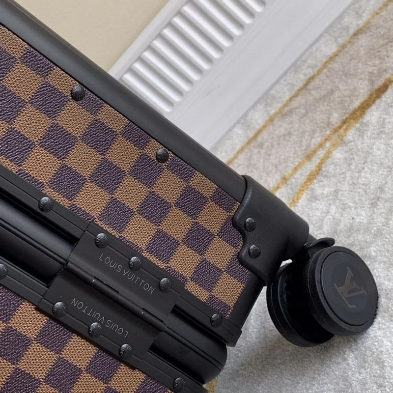 Stretchable Louis Vuitton Suitcase 65564