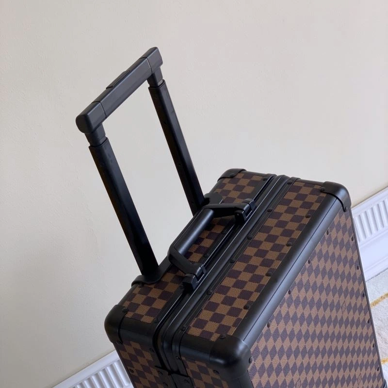 Stretchable Louis Vuitton Suitcase 65564