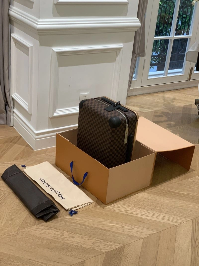 ZipUp Louis Vuitton Suitcase 65610