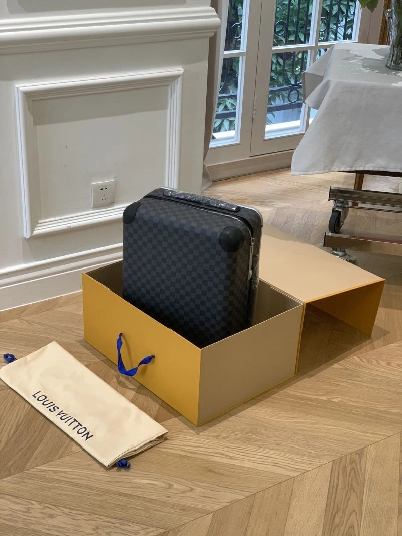 Trendsetting Louis Vuitton Suitcase 65547