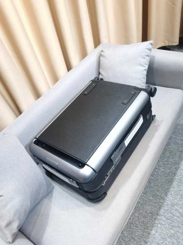 Modern Louis Vuitton Suitcase 65581