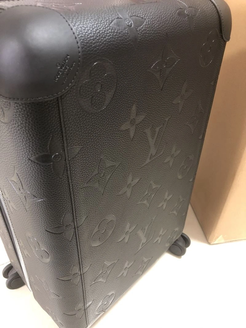 Sleek Louis Vuitton Suitcase 65527