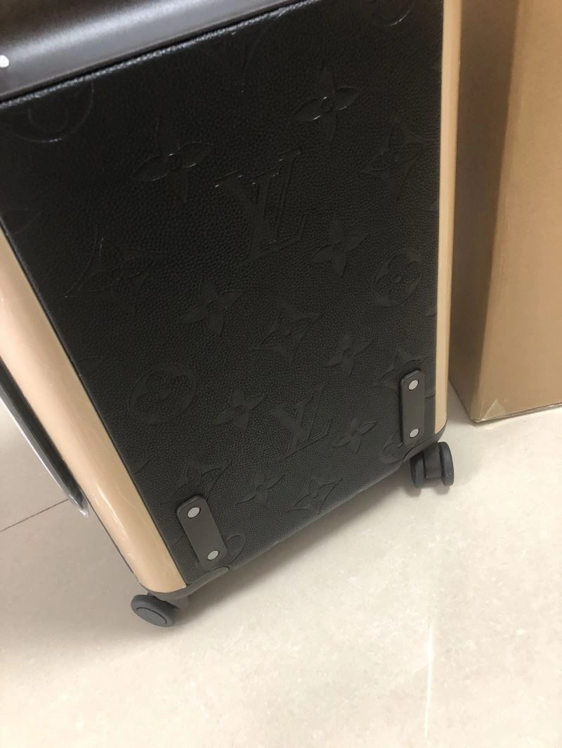 Sleek Louis Vuitton Suitcase 65527