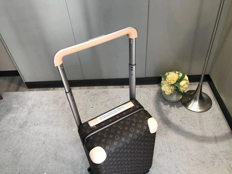Louis Vuitton Suitcase FashionForward 65525