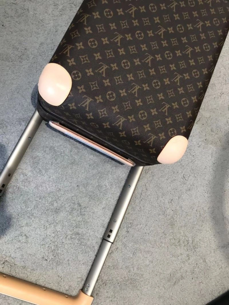 Louis Vuitton Suitcase FashionForward 65525