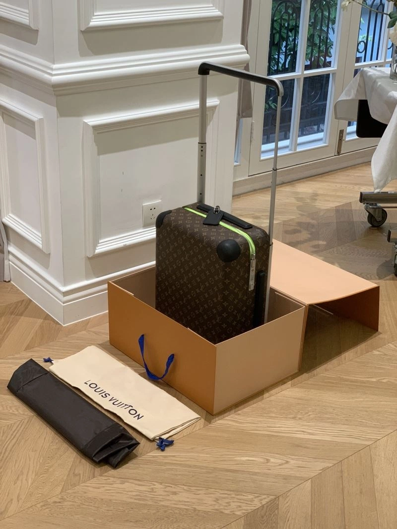 OnTrend Louis Vuitton Suitcase 65526