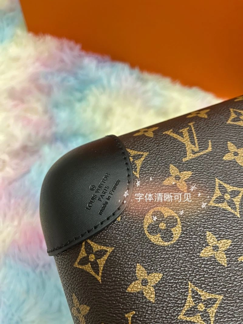 Louis Vuitton Suitcase ModernLook 65502