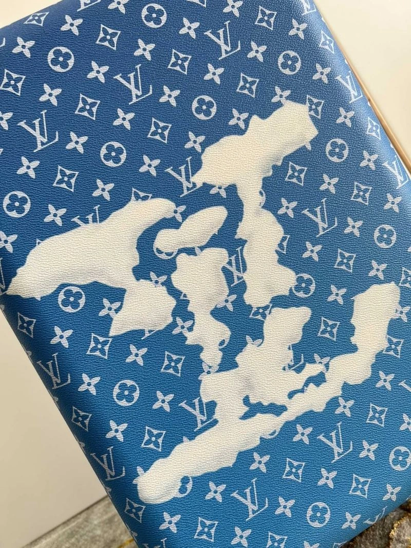 ZipUp Louis Vuitton Suitcase 65514