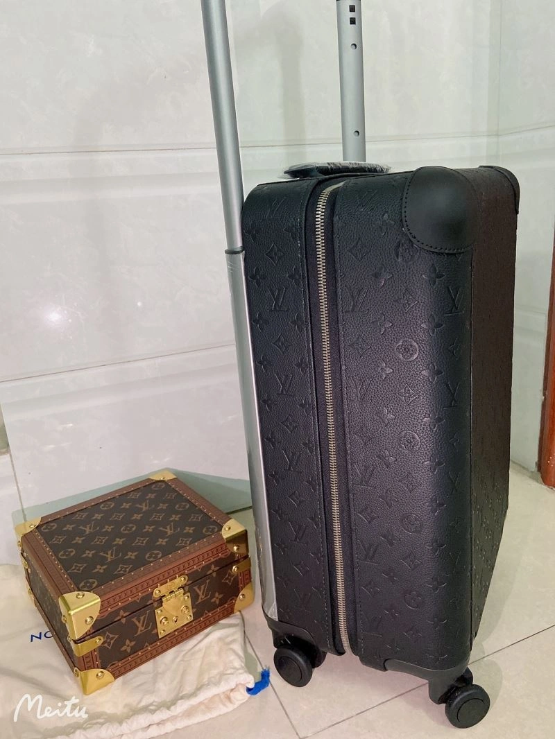 Sophisticated Louis Vuitton Suitcase 65518