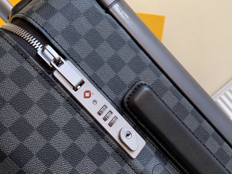 Louis Vuitton Suitcase Vibrant 65496