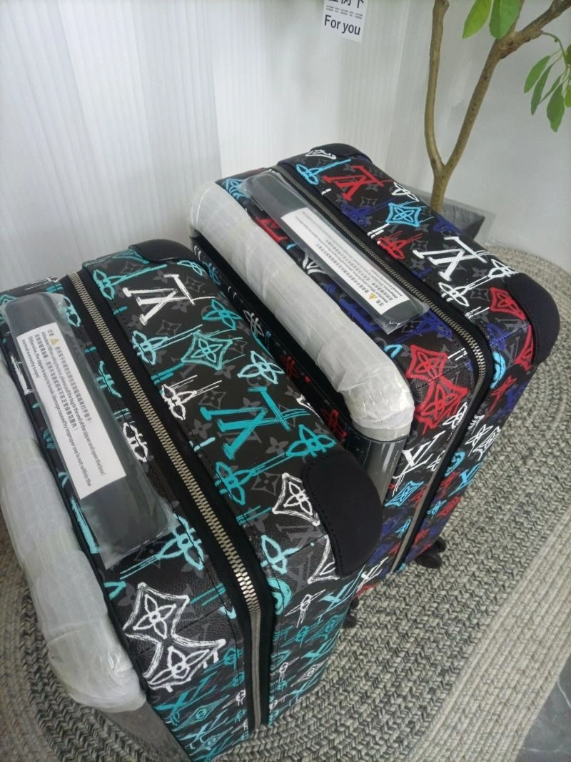 Louis Vuitton Suitcase FashionForward 65492