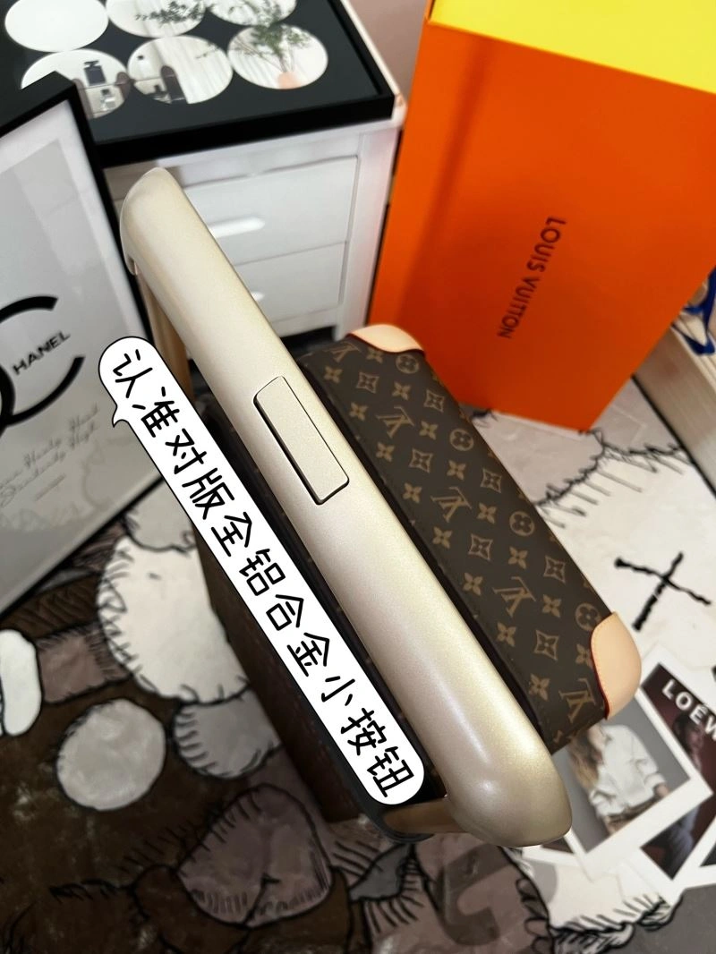 Louis Vuitton Suitcase MoistureWicking 65427