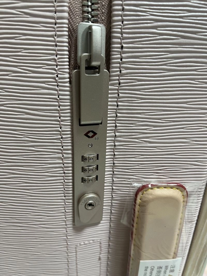 Supportive Louis Vuitton Suitcase 65425