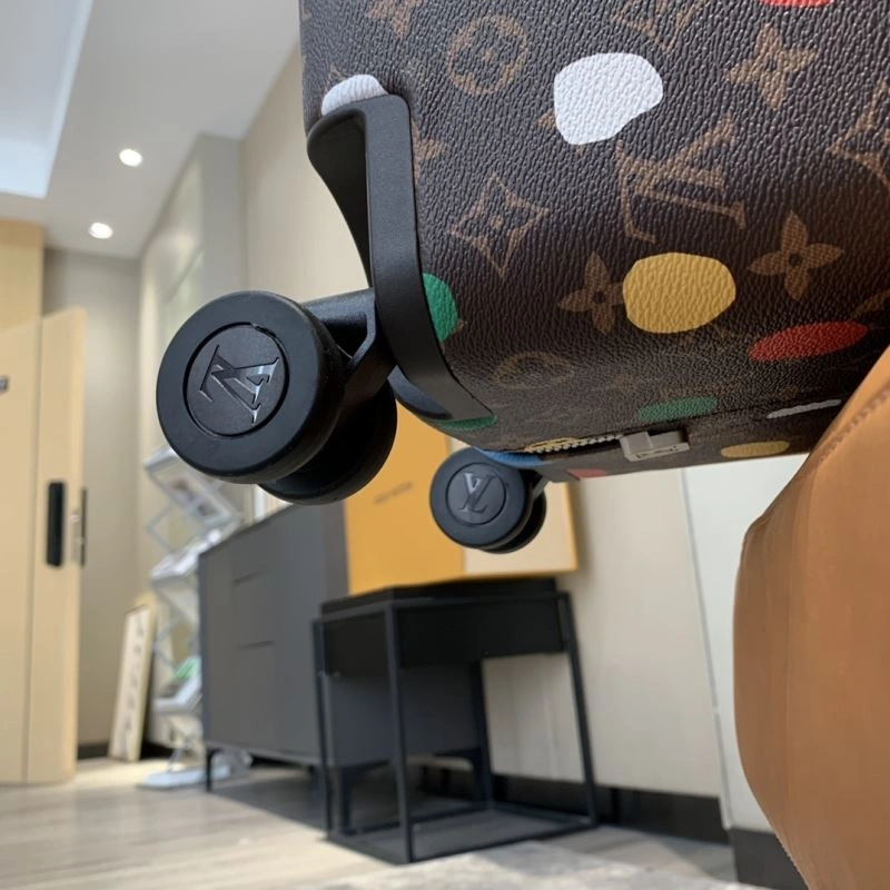 Fashionable Louis Vuitton Suitcase 65369