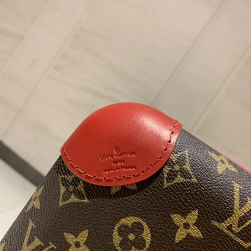 MoistureWicking Louis Vuitton Suitcase 65374