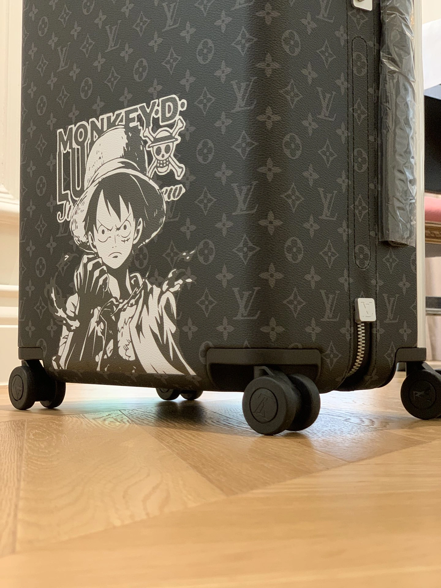Trendsetting Louis Vuitton Suitcase 71763