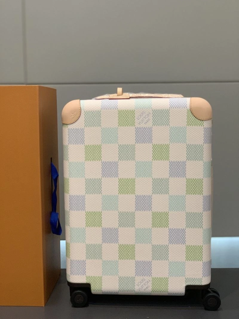 Lightweight Louis Vuitton Suitcase 71513