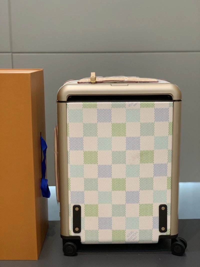 Lightweight Louis Vuitton Suitcase 71513