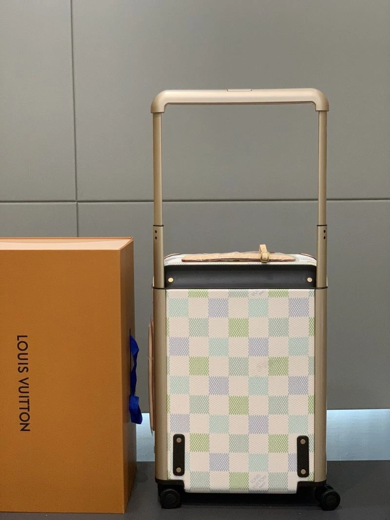 Lightweight Louis Vuitton Suitcase 71513