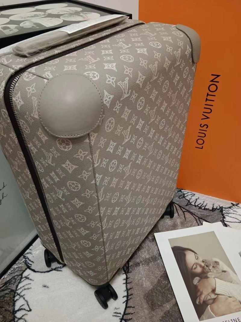 TechFriendly Louis Vuitton Suitcase 71457