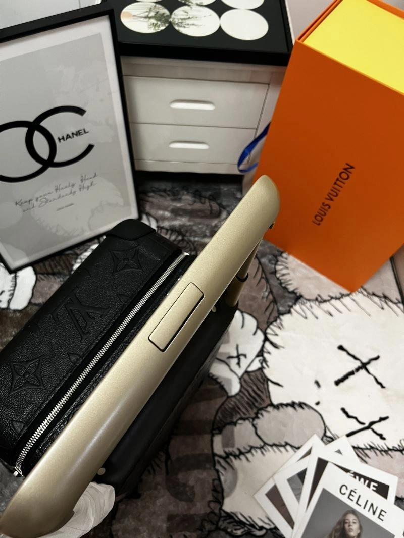 Effortless Louis Vuitton Suitcase 71442