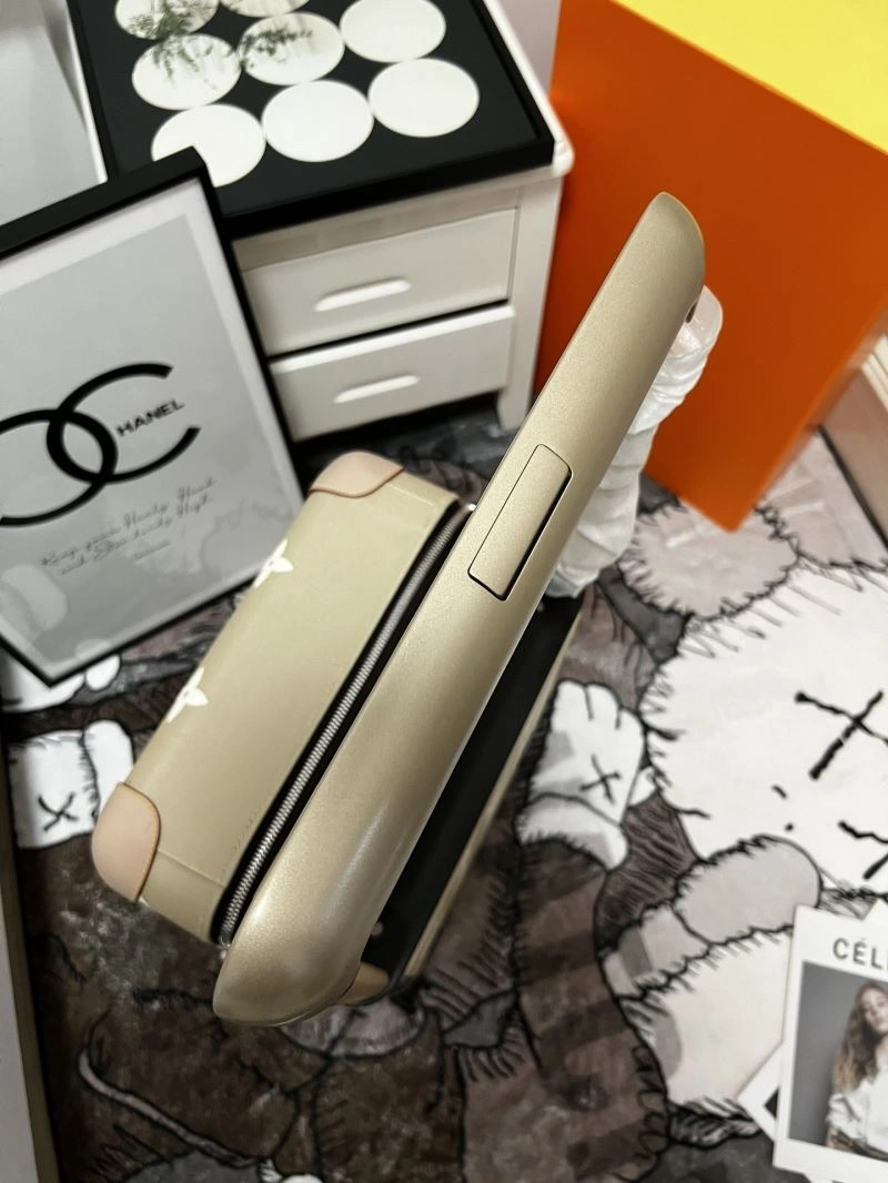 SoftTouch Louis Vuitton Suitcase 71454