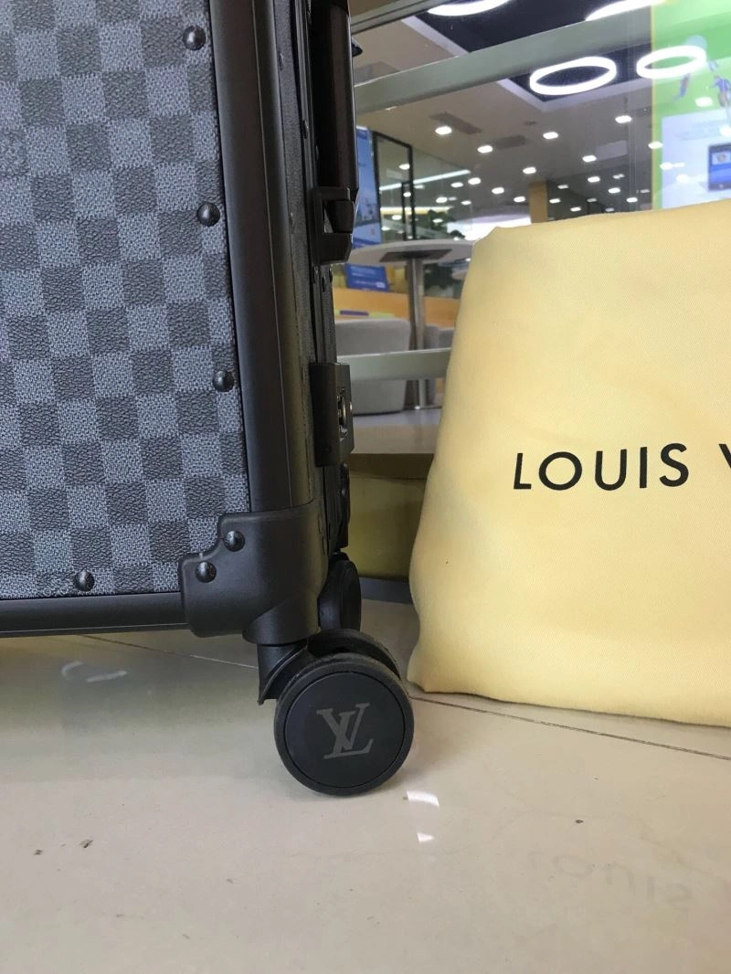 OdorResistant Louis Vuitton Suitcase 71435