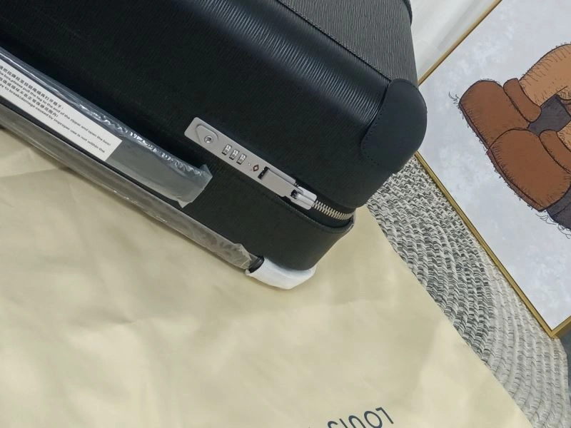 Trendsetting Louis Vuitton Suitcase 71431