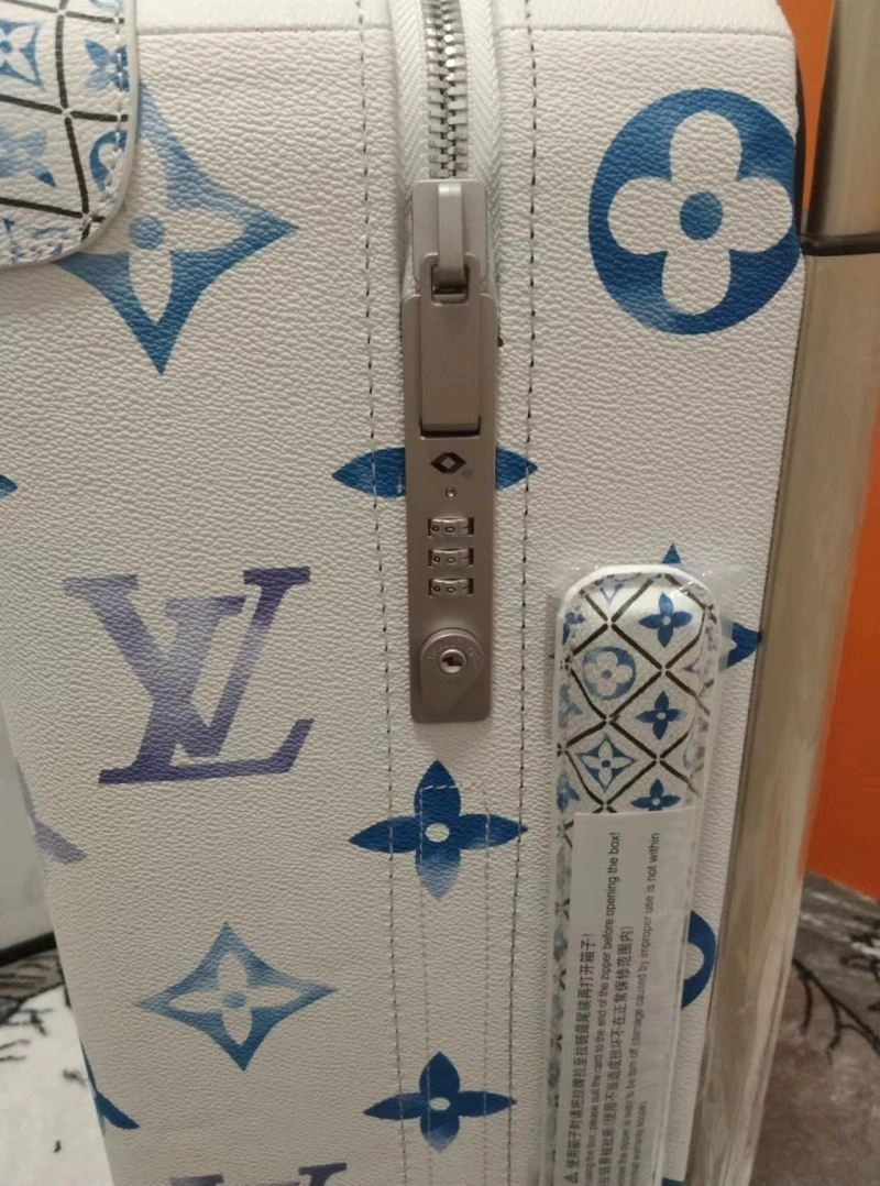 Chic Louis Vuitton Suitcase 71425