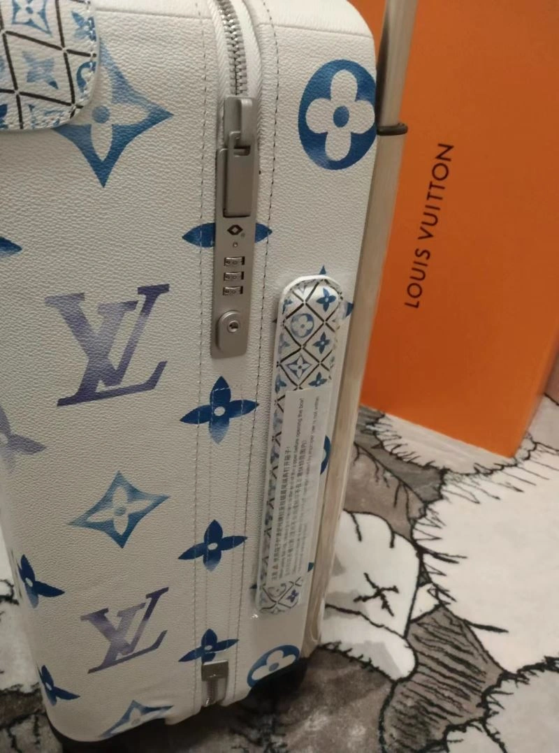 Chic Louis Vuitton Suitcase 71425