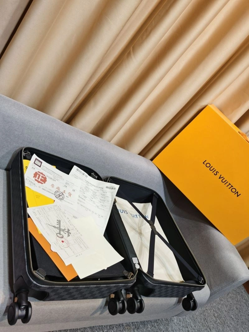 Louis Vuitton Suitcase MoistureWicking 65326