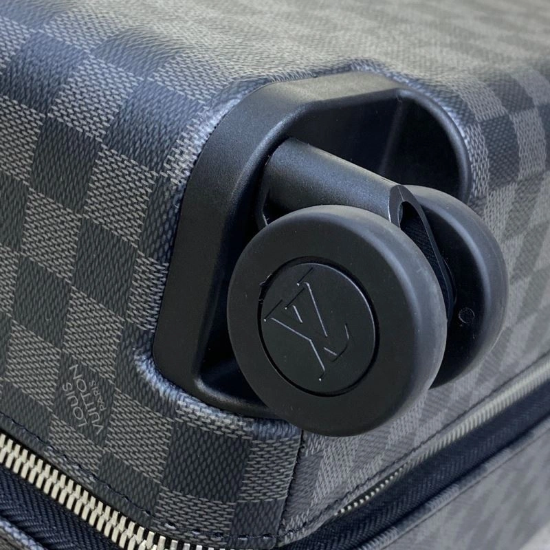 Classic Louis Vuitton Suitcase 65317