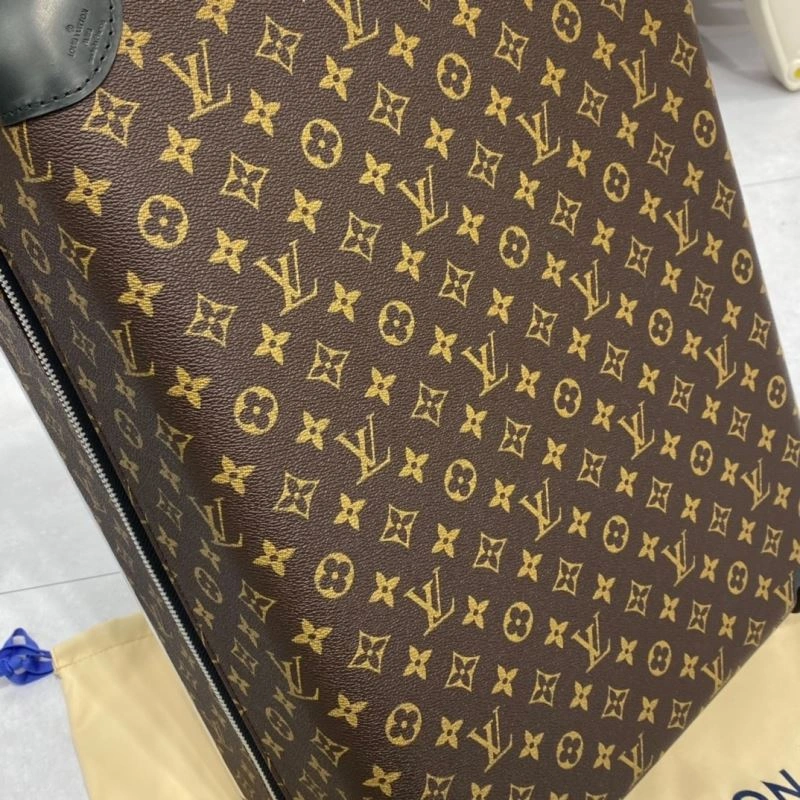 WellDesigned Louis Vuitton Suitcase 65307