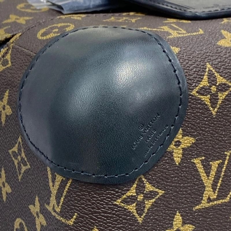 WellDesigned Louis Vuitton Suitcase 65307