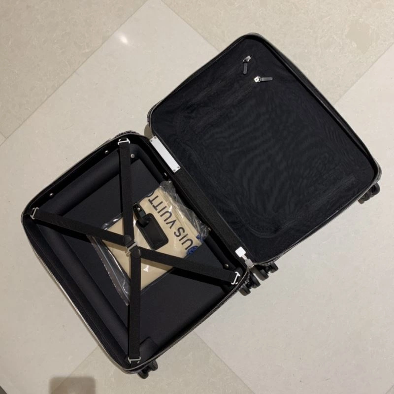 Bold Louis Vuitton Suitcase 65295