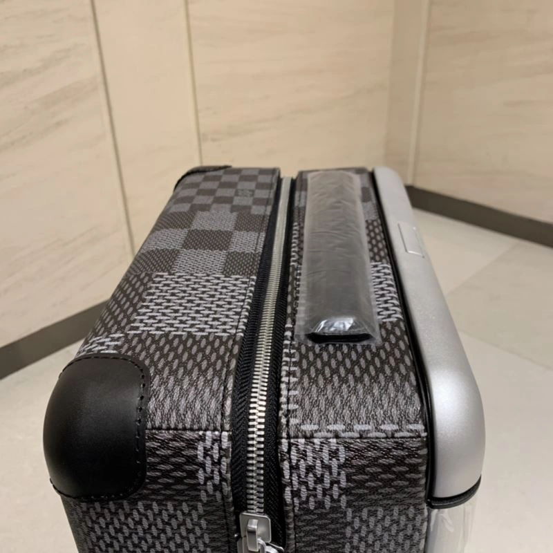 Bold Louis Vuitton Suitcase 65295