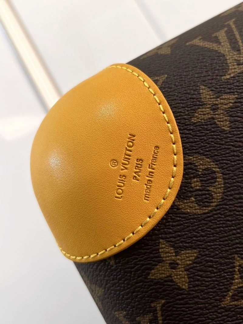 Lightweight Louis Vuitton Suitcase 65269