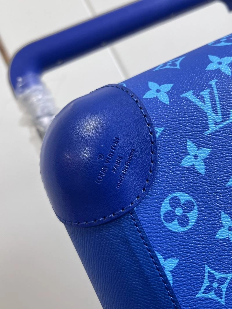 Lightweight Louis Vuitton Suitcase 65222