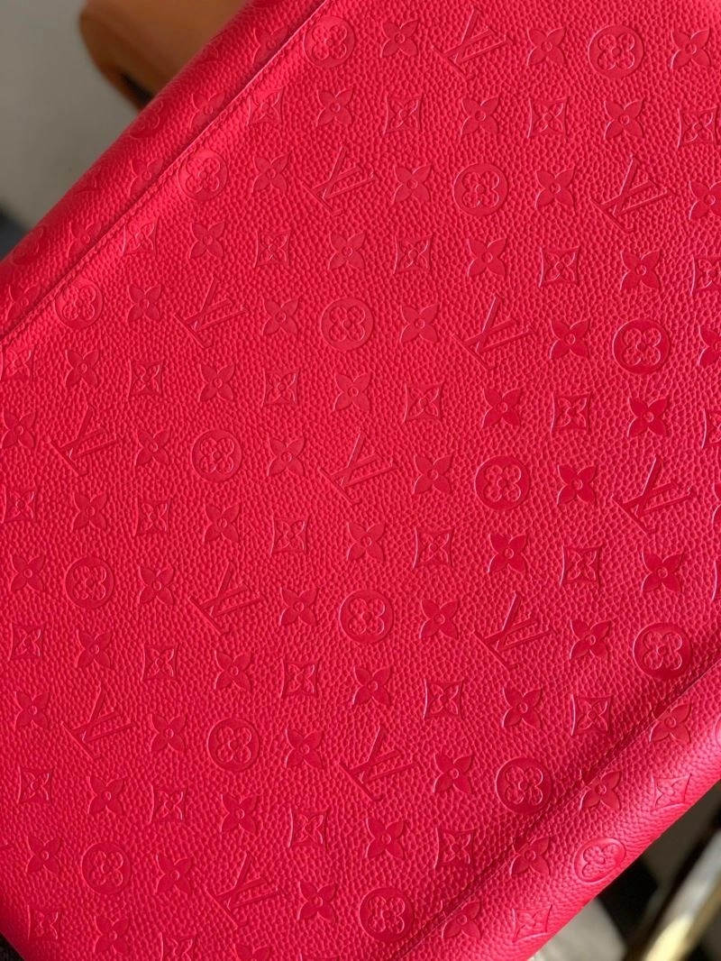 Louis Vuitton Suitcase EyeCatching 65184