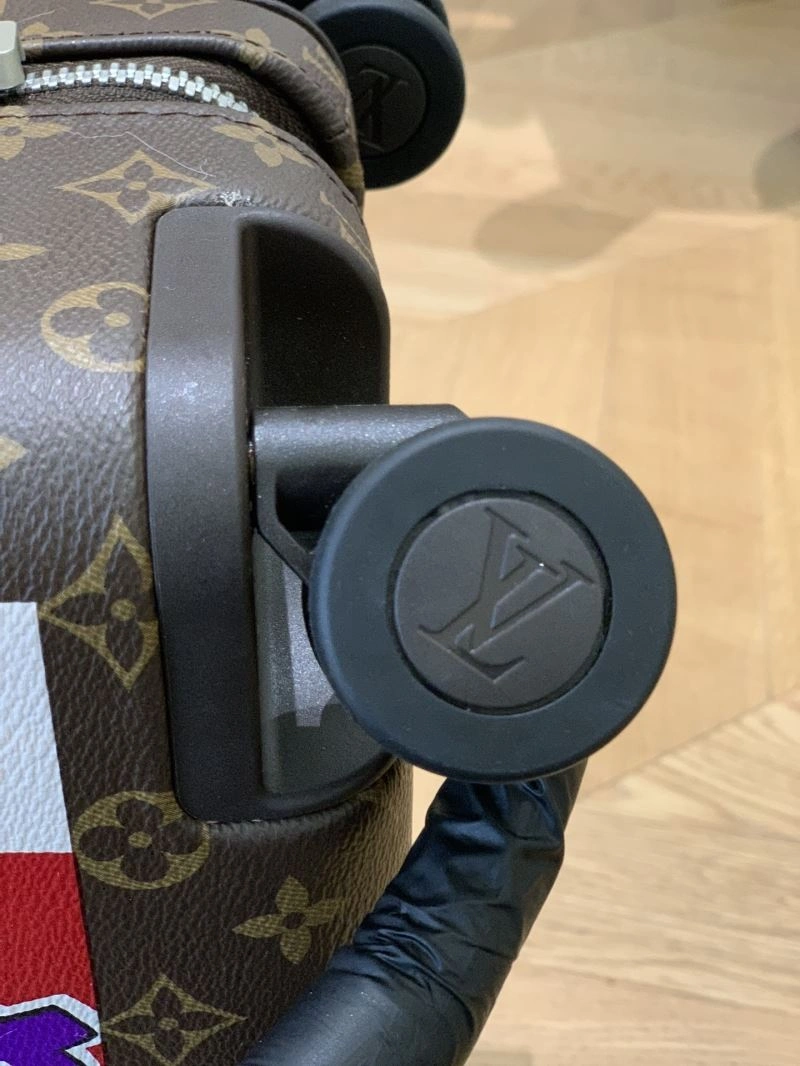 Flexible Louis Vuitton Suitcase 65179