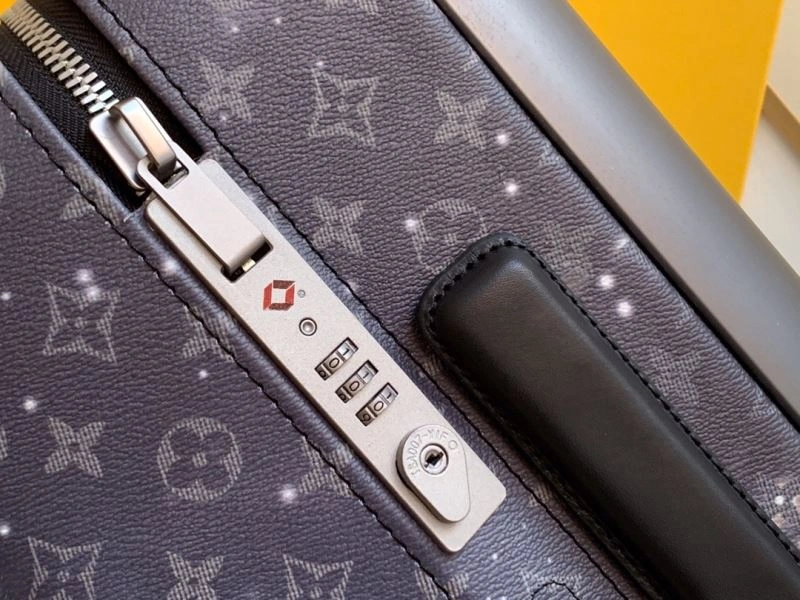 Louis Vuitton Suitcase Cozy 65165