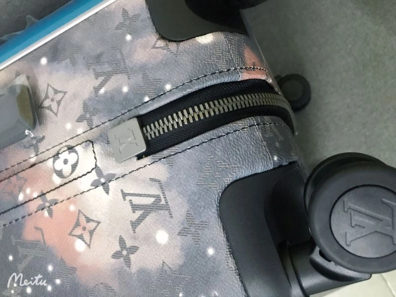 UrbanStyle Louis Vuitton Suitcase 65177