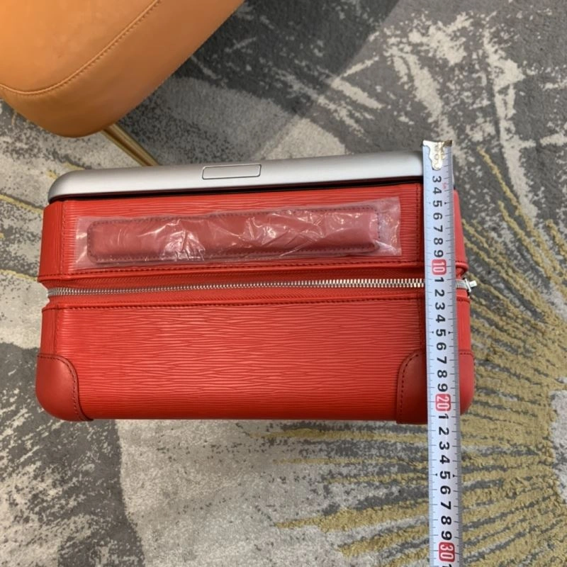 Effortless Louis Vuitton Suitcase 65127
